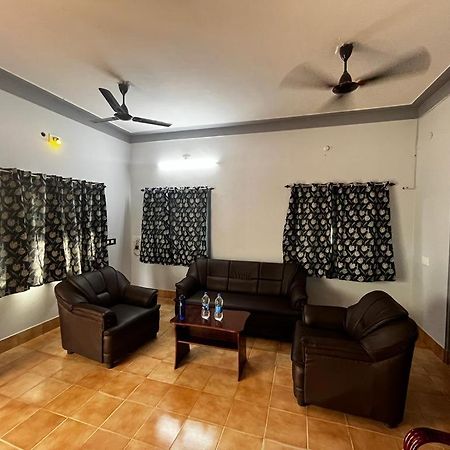 Madura Homestay - Gorgeous Home With 2Bhk 5 Minutes From Nh44 Madurai Eksteriør billede